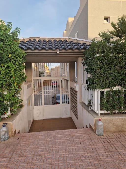 Magnifico Chalet Adosado En Torrevieja, Alicante. Exterior foto